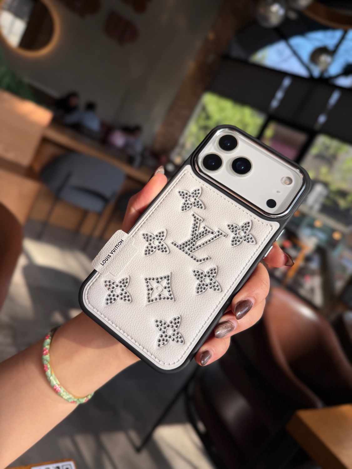 White LV diamond جعبه جداگانه