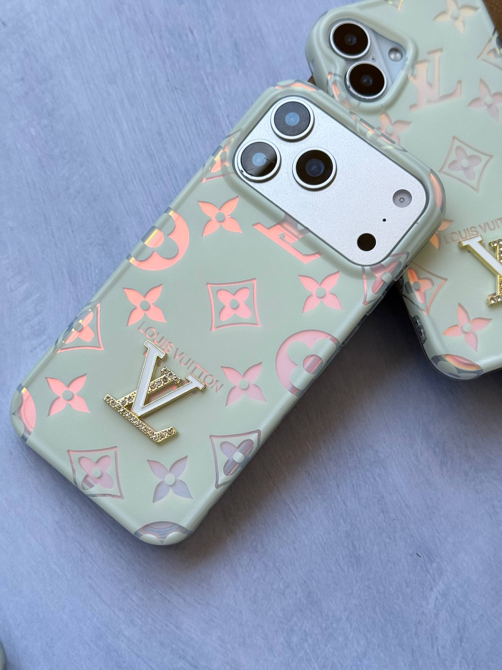 قاب Louis Vuitton هولوگرامی آیفون (کدC2221)