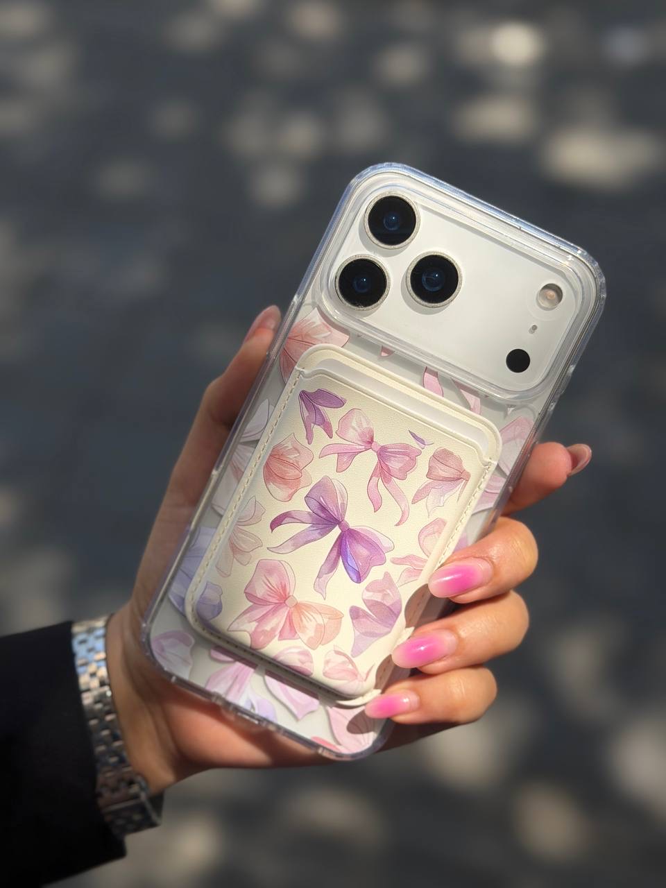 Lavender Ribbon همراه با ولت