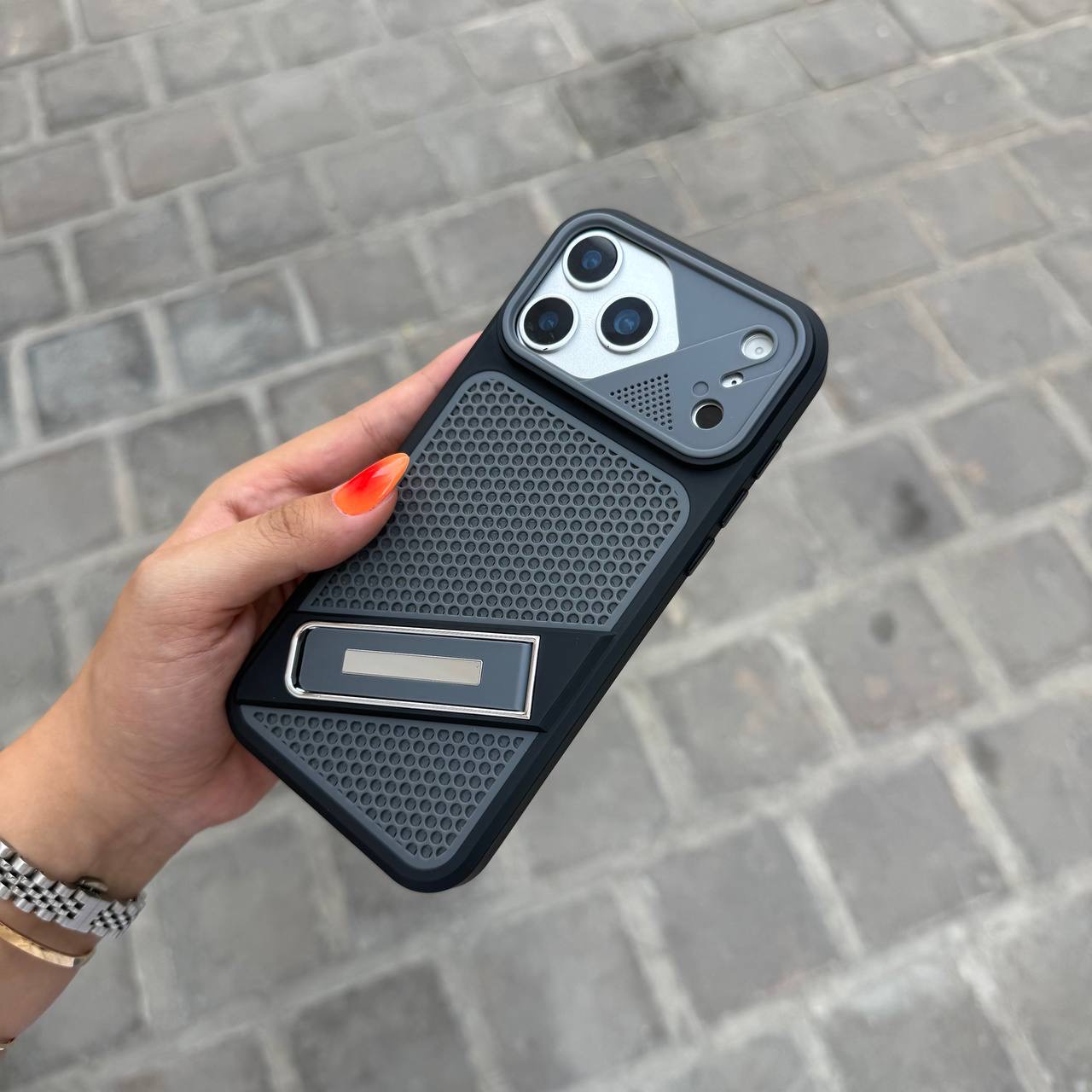 قاب فانتوم سوزنی استند شو آیفون