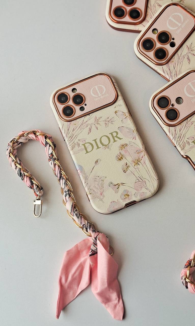 قاب کانسپت Dior همراه با آویز زنجیر و پارچه