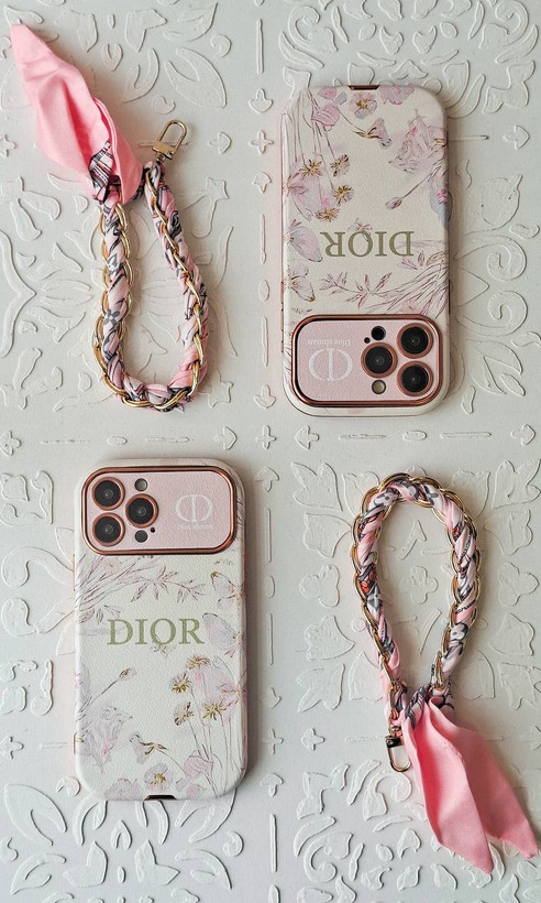 قاب کانسپت Dior همراه با آویز زنجیر و پارچه