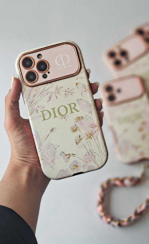 قاب کانسپت Dior همراه با آویز زنجیر و پارچه
