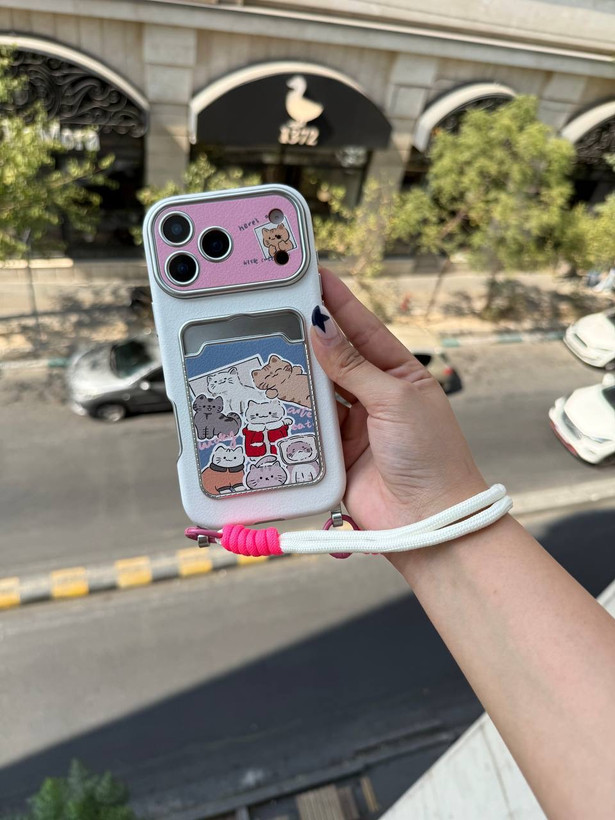 قاب آیفون خانواده گربه با آویز جاکارتی دار